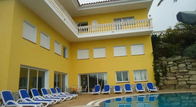 Villa Canyelles, Prenota Villa Hotel a Costa Brava con piscina, Piscina