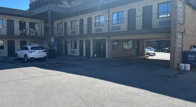 Metro Motel, Забронировать Мотель Отели Нью-Йоркской агломерации с парковкой, Парковка
