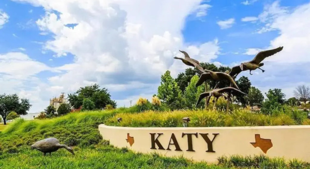 Люкс New decorated Guest Suite unit C close to Katy Mills