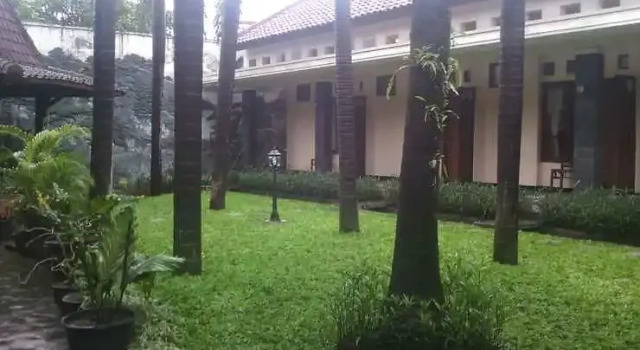 Griya Teratai Luxury Guesthouse