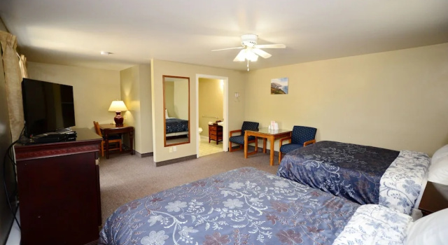 Четырёхместный номер Standard Homeward Inns of Canada