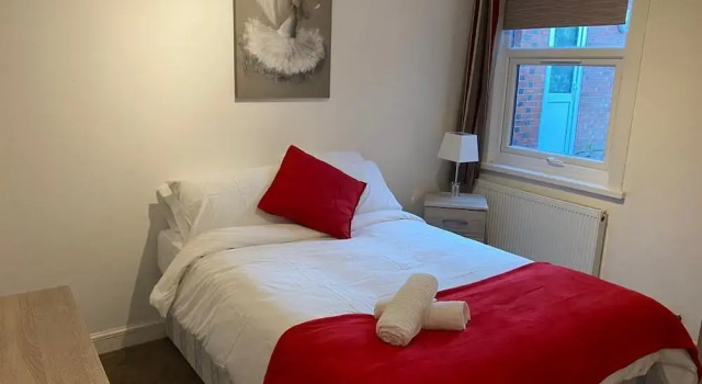 Reading 3 bedroom, Забронировать Апартаменты/квартира Апартаменты Рединга, рядом с Reading Borough Council, Апартаменты/квартира