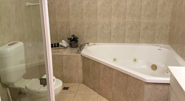 Апартаменты Luxury Warburton Motel