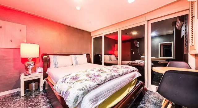 Yeongdeungpo Market Max Motel