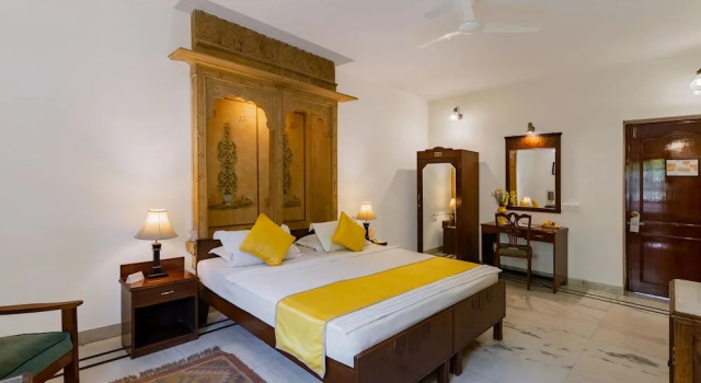 Номер Deluxe WelcomHeritage Mandir Palace