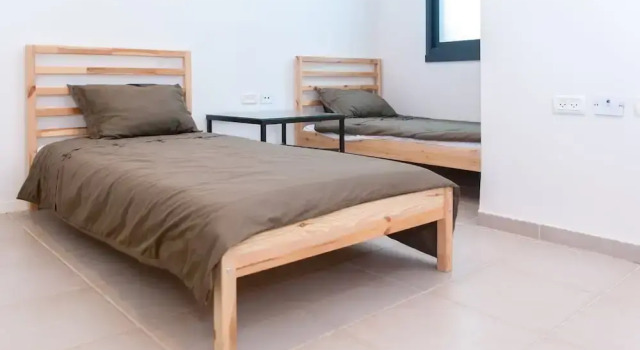 Old North Hidden Treasure 2BR 2BA, Забронировать Апартаменты/квартира Тель-Авив Тель-Авивский округ, рядом с Площадь Рабина