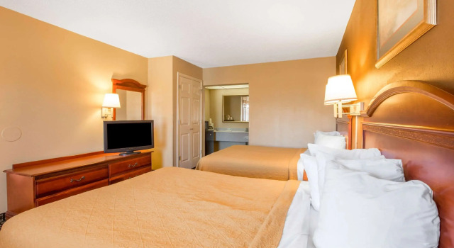 Quality Inn Perry - National Fairgrounds Area, Book Hotel Hoteller i Perry med parkering, nær Perry Area Historical Museum, Parkering