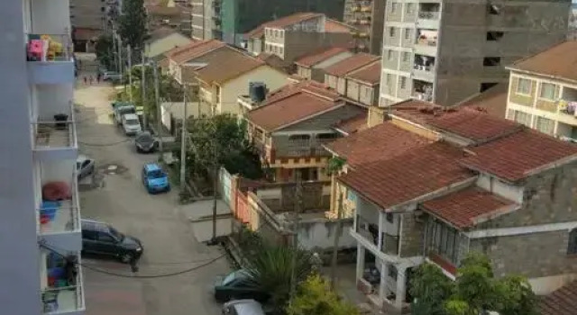 Cozy 1-bedroom in Donholm, Nairobi, Varaa Hotelli Hotellit Embakasi pysäköinnillä, Pysäköinti