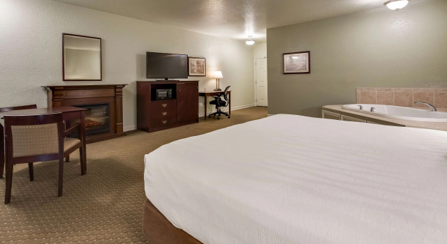 Четырёхместный номер Standard Best Western Plus Bayshore Inn