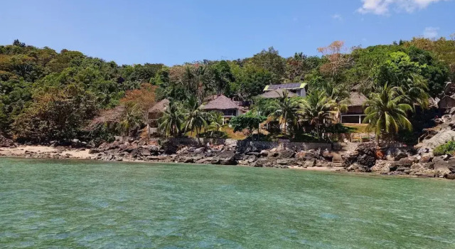 Tiki Komba, Boek Hotel Nosy Komba Madagaskar