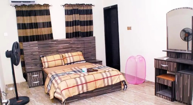 Immaculate 2-bed Apartment in Idimu, Boek Appartement Idimu Lagos