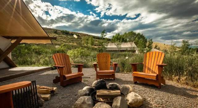 Perhe Teltta Conestoga Ranch Glamping Resort