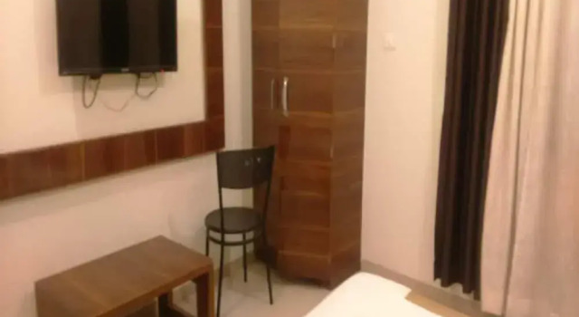 Hotel Sai Krishna, Shirdi, Забронировать Отель Отели штата Махараштры 3 звезды, 3*