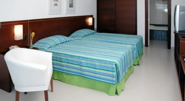 Номер Luxury Bahia Plaza Hotel - Praia de Busca Vida - 8Km Aeroporto Salvador