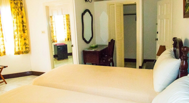 Четырёхместный номер Comfort Pink Rock Inn Bed and Breakfast
