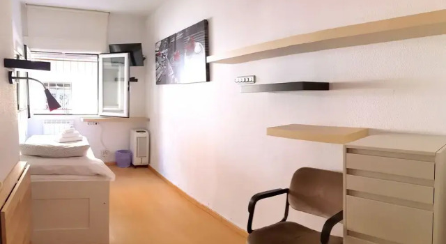 Modern and Comfortable Madrid Flat, Забронировать Апартаменты/квартира Мадрид Провинция Мадрид, рядом с Глориета-де-Куатро-Каминос