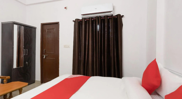 OYO 28691 Hotel Golden Star