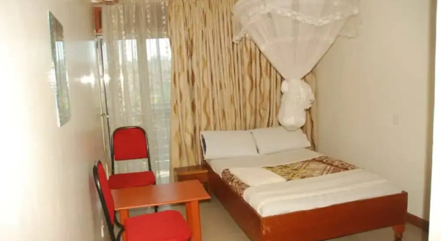 New Palm Royal Hotel, Rezerwuj Hotel Rukungiri Southern Uganda