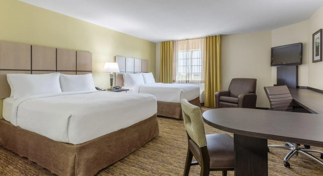 Четырёхместный люкс Candlewood Suites Aurora-Naperville by IHG