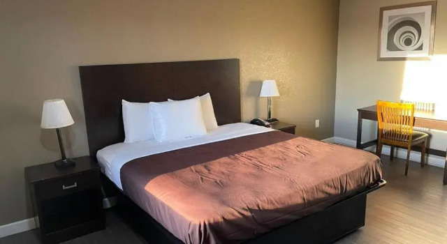 Standard Zimmer Suburban Studios Columbia - Harbison