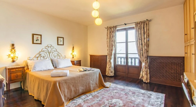 Chalet Miralago, Book Chalet Hoteller i Plesio med pool, Swimmingpool