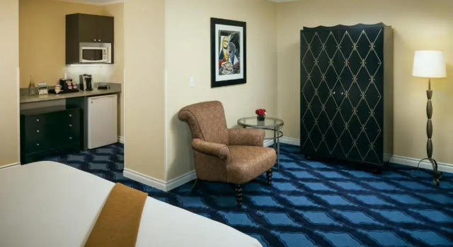 Двухместный номер Deluxe Plaza Inn & Suites at Ashland Creek