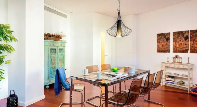 Large and Beautiful 4 BD Apartment in Front of the Cathedral Cabildo IV, Забронировать Апартаменты/квартира Севилья провинция Севилья, рядом с Рынок El Postigo