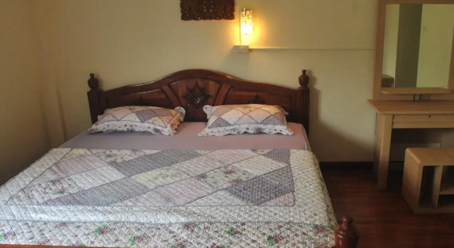 Lemongrass Guesthouse and Cafe, Забронировать Отель Отели Южного Таиланда с парковкой, Парковка