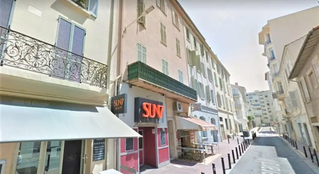 Central and Cosy 2 Bedrooms, Забронировать Отель Отели Канн с парковкой, рядом с Le Croisette Casino Barriere de Cannes, Парковка