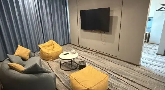 Suite Business Jinglan Yipin Hotel (Jingdezhen Taoxichuan Branch)
