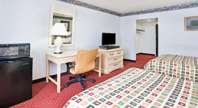 Номер Standard Days Inn by Wyndham Livonia Canton Detroit