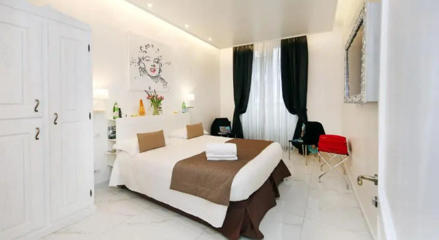 La Maisonnette Tritone Trevi Apartment Rome, Забронировать Апартаменты/квартира Отели Рима с парковкой, рядом с Универмаг La Rinascente, Парковка