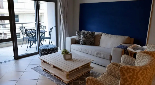 Beach House-style Apartment In City Centre