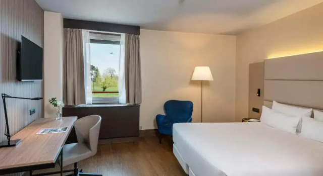Двухместный номер Superior NH Geneva Airport Hotel