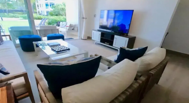 Wonderful 2-br Beach Front Apartment at Emotions