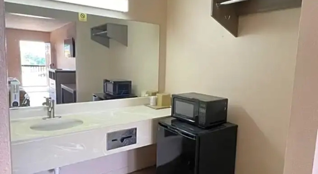 Четырёхместный номер Standard Garden Inn & Suites