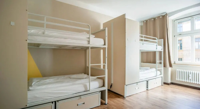Кровать в общем номере EastSeven Berlin Hostel