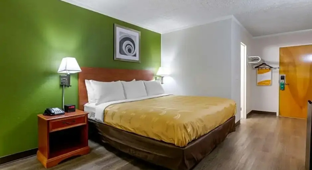 Четырёхместный номер Standard Quality Inn - Roxboro South