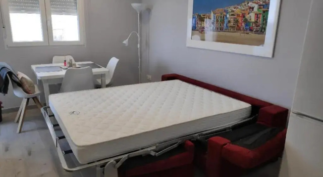 Beach front Esther 2 villajoyosa, Забронировать Отель Вильяхойоса 