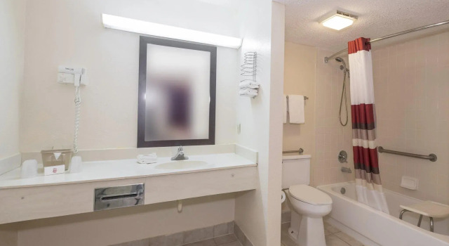 Четырёхместный номер Deluxe Red Roof Inn Acworth - Emerson - LakePoint South