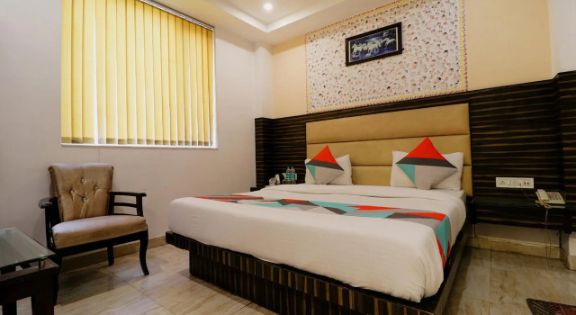 Номер Deluxe FabHotel Baba Residency