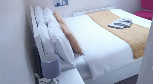 Leeds Cute 1 bed Apt, Garden, Free Wifi & Parking