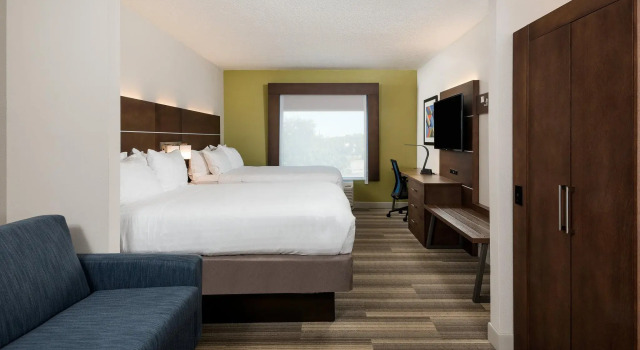 Люкс Holiday Inn Express Hotel & Suites Bartow by IHG