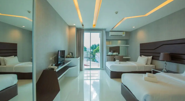 Номер Deluxe с балконом Phuglong Hotel