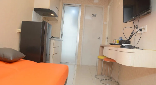 Номер Standard Minimalist 1BR with Pool View at Bassura City Apartment