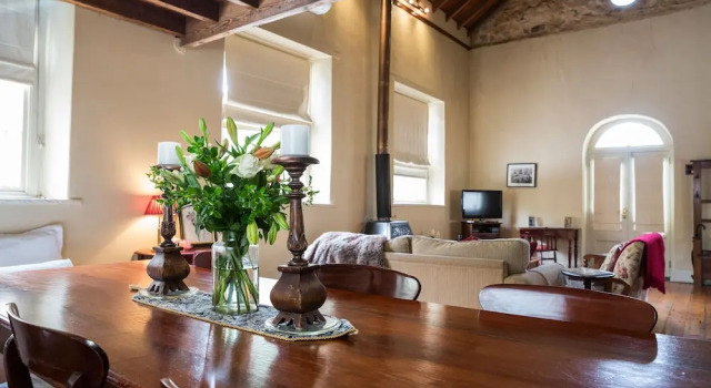 Коттедж c 1 комнатой Clare Valley Heritage Retreat