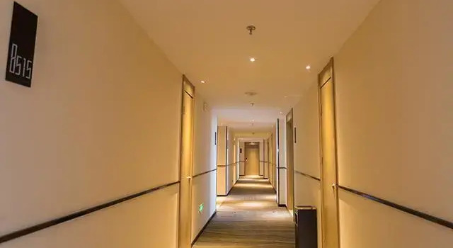 City Comfort Inn Suzhou Zhangjiagang Jingang Changjiang Xi Road, Book Hotel Hoteller i Suzhou med parkering, Parkering