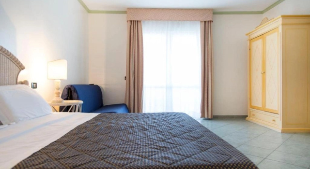 Трёхместный номер Standard Hotel Village Paradise