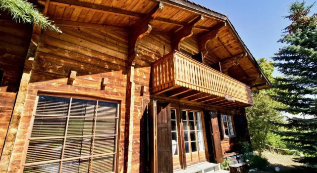 Magnifique chalet familial pour 10 personnes au coeur de Nax, 预订 小木屋 Nax Sion Ski