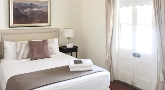 Люкс с красивым видом из окна Bangalow Guesthouse